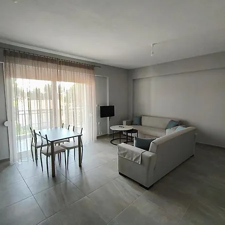 Apartamento Irina's 3 *