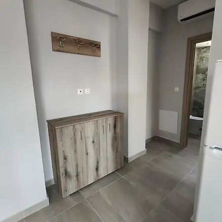 Apartamento Irina's 3 *