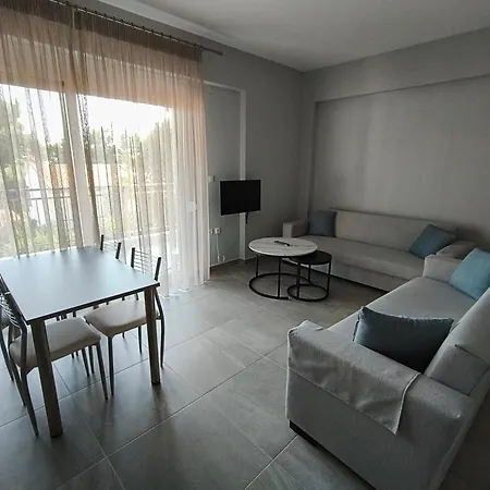 Apartamento Irina's 3 *